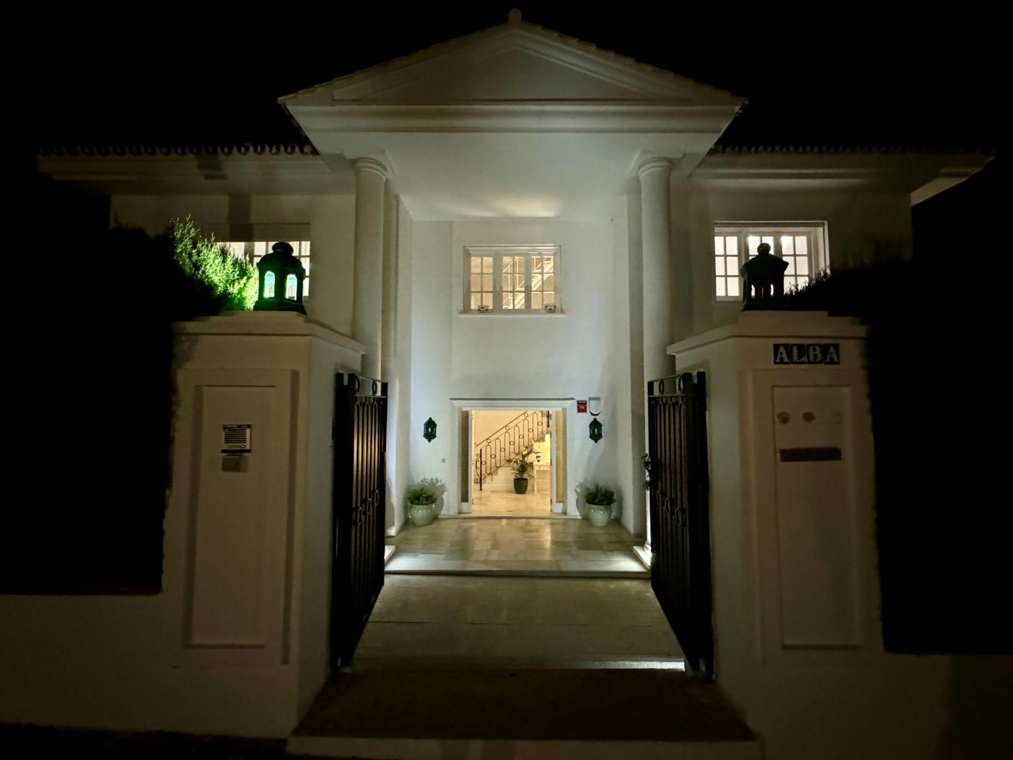 Bed and Breakfast Aurora Boutique House - Only Adults Марбелья Экстерьер фото