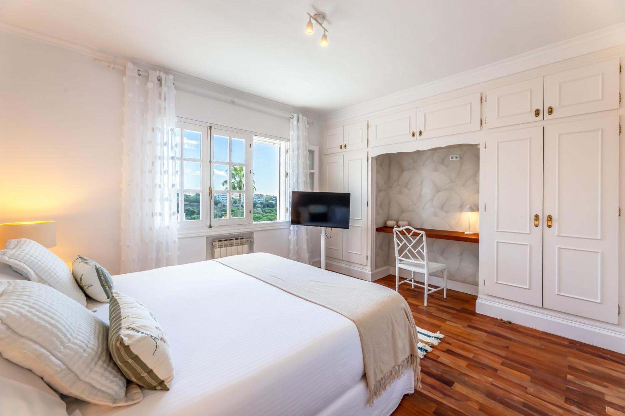 Bed and Breakfast Aurora Boutique House - Only Adults Марбелья Экстерьер фото