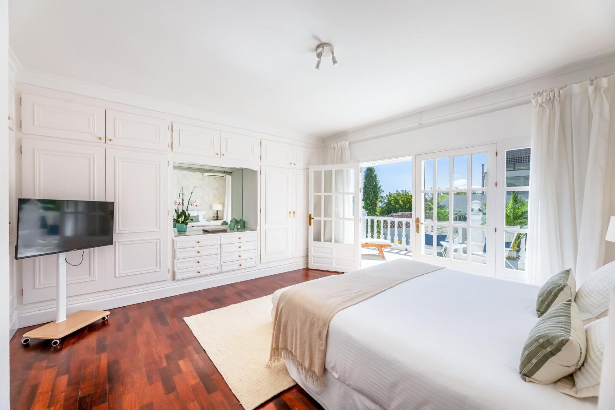 Bed and Breakfast Aurora Boutique House - Only Adults Марбелья Экстерьер фото