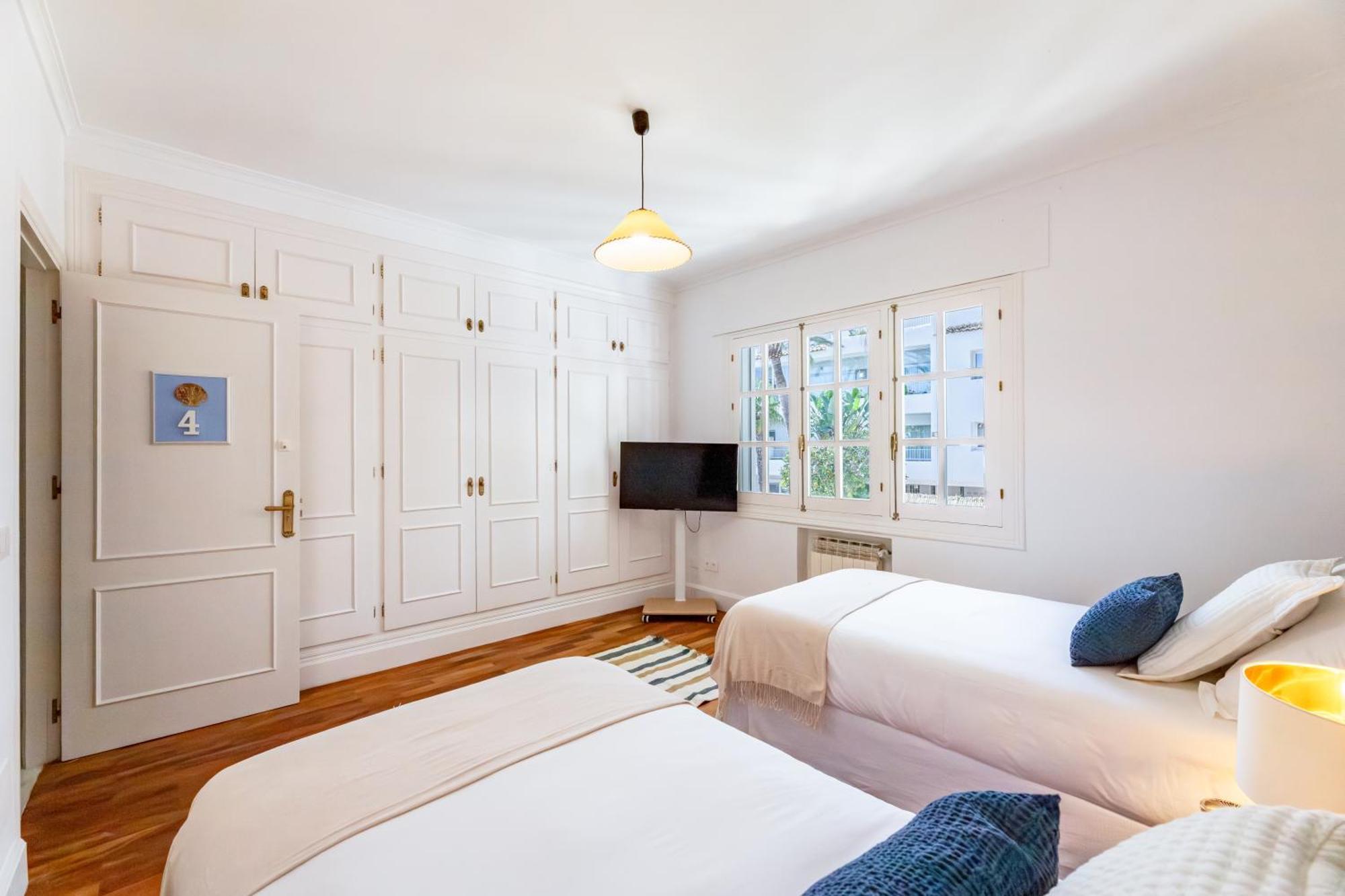 Bed and Breakfast Aurora Boutique House - Only Adults Марбелья Экстерьер фото