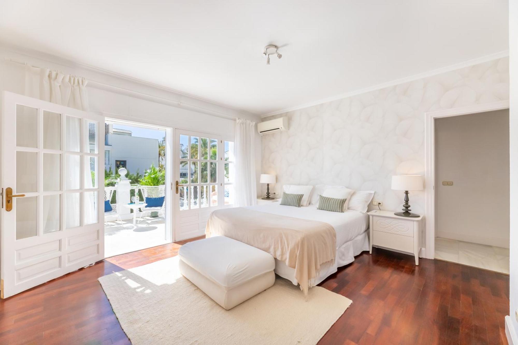 Bed and Breakfast Aurora Boutique House - Only Adults Марбелья Экстерьер фото