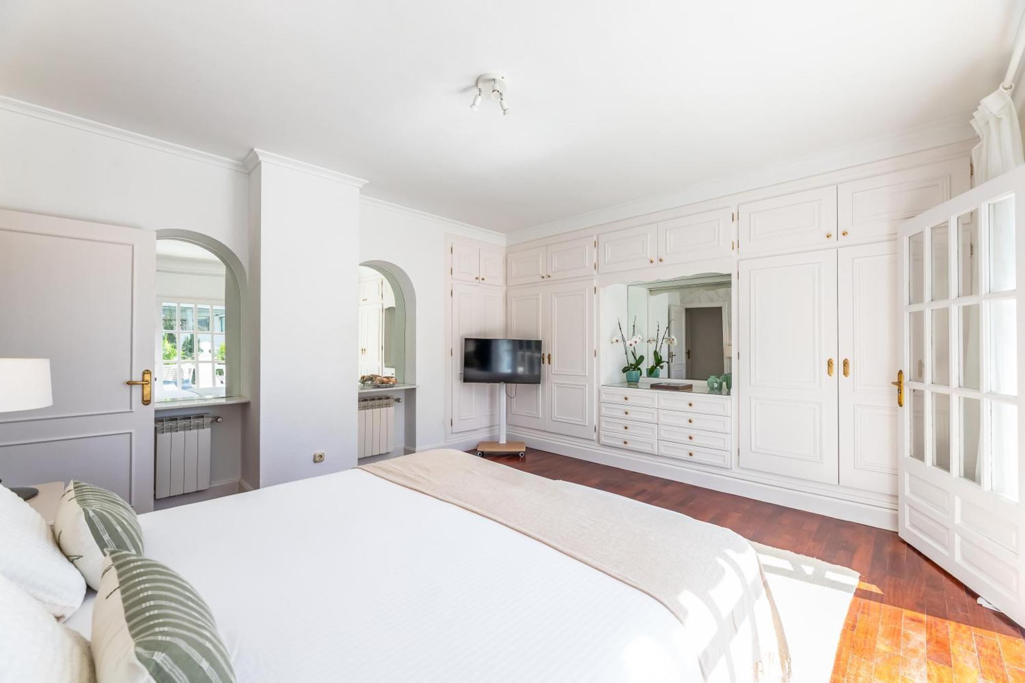 Bed and Breakfast Aurora Boutique House - Only Adults Марбелья Экстерьер фото