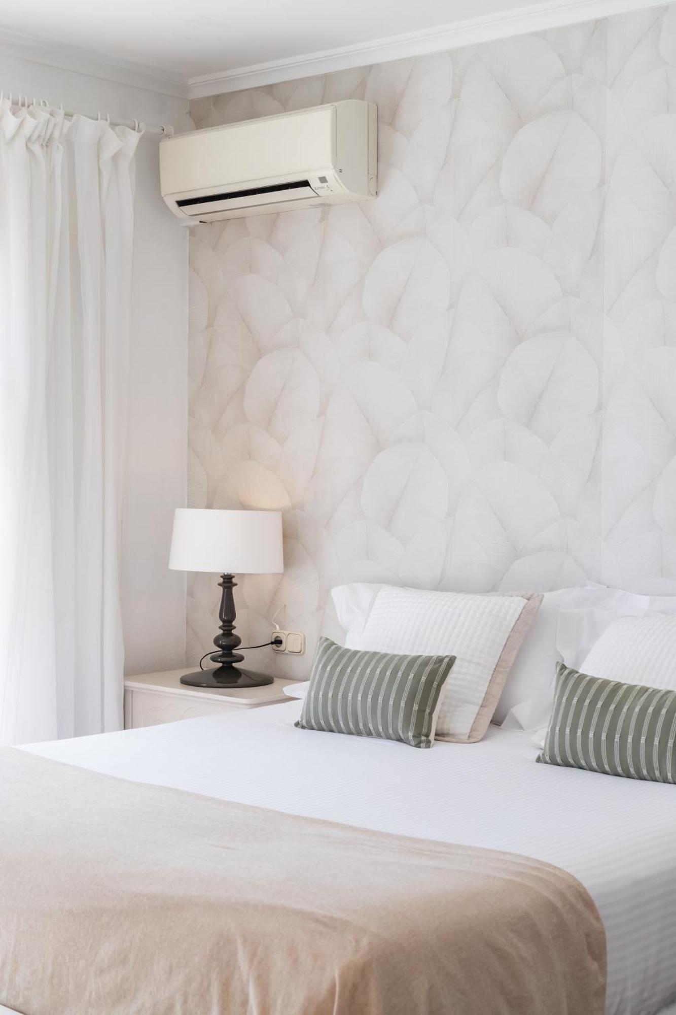 Bed and Breakfast Aurora Boutique House - Only Adults Марбелья Экстерьер фото