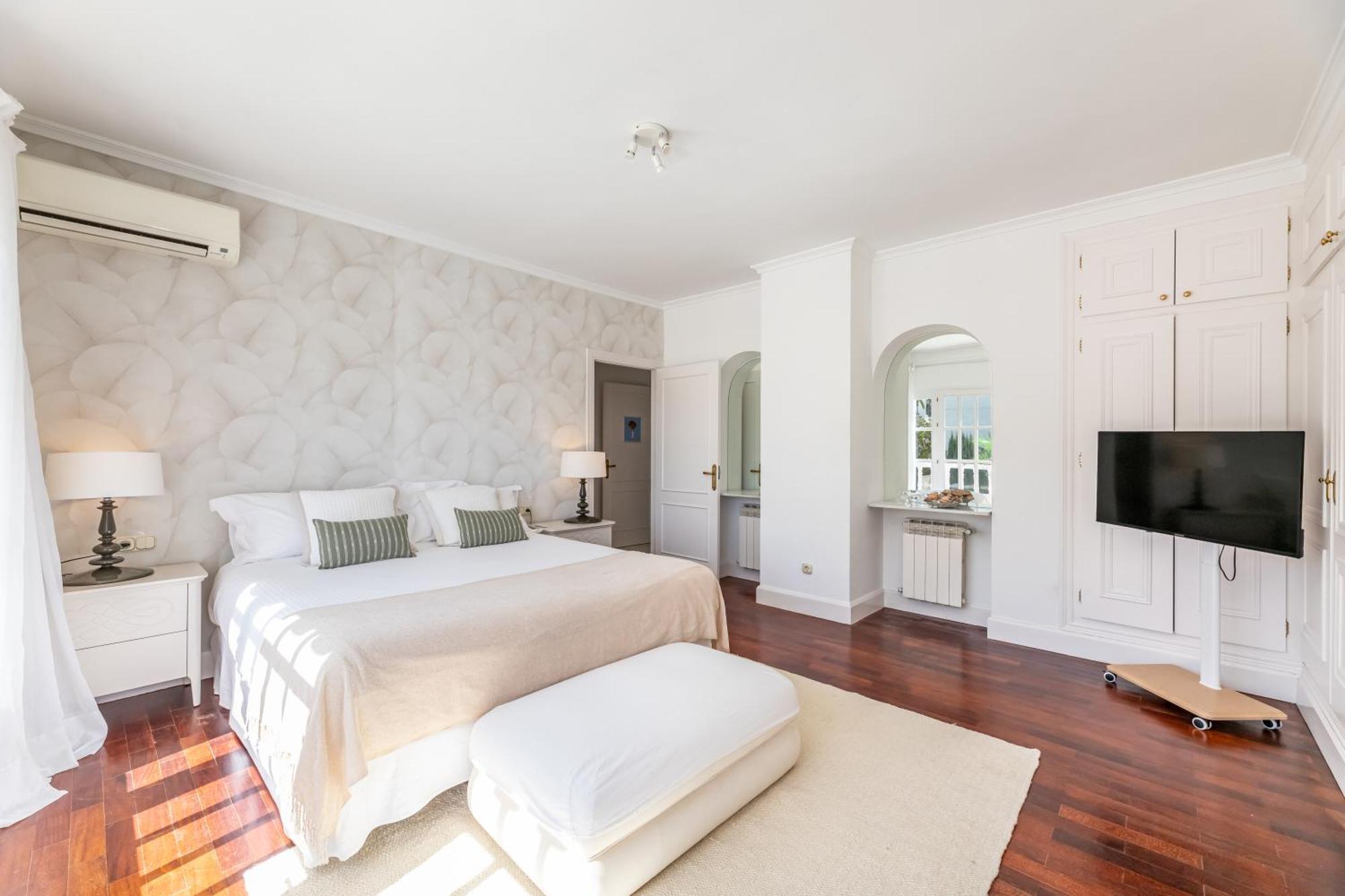 Bed and Breakfast Aurora Boutique House - Only Adults Марбелья Экстерьер фото